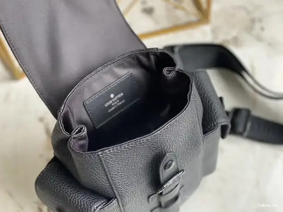 LOUIS XS VUITTON CHRISTOPHER 0326